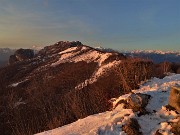 94 Castel Regina nelle luci del tramonto dal Pizzo Cerro